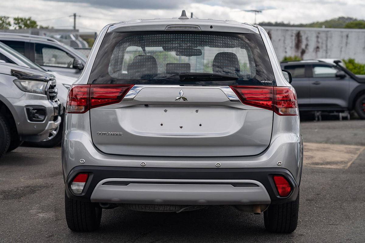 Silver Outlander Rear 2021 Mitsubishi Outlander ES in Silver | Used SUV | Stock #1115499 ...