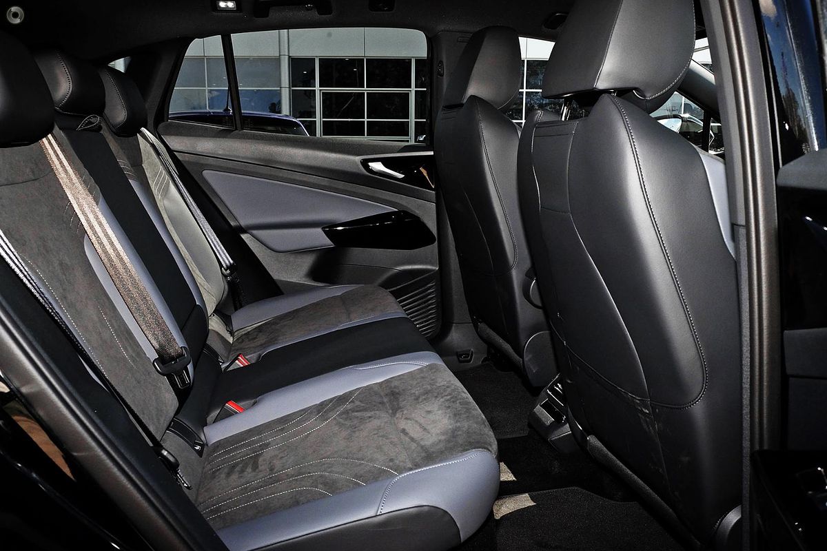 2025 Volkswagen ID.5 Pro E2