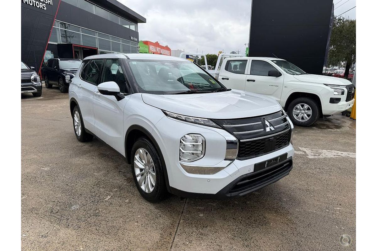 2025 Mitsubishi Outlander ES ZM