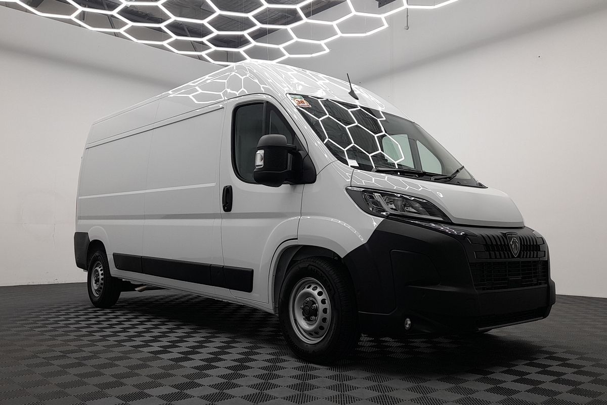 2026 Peugeot Boxer Pro X250 LWB Mid Roof