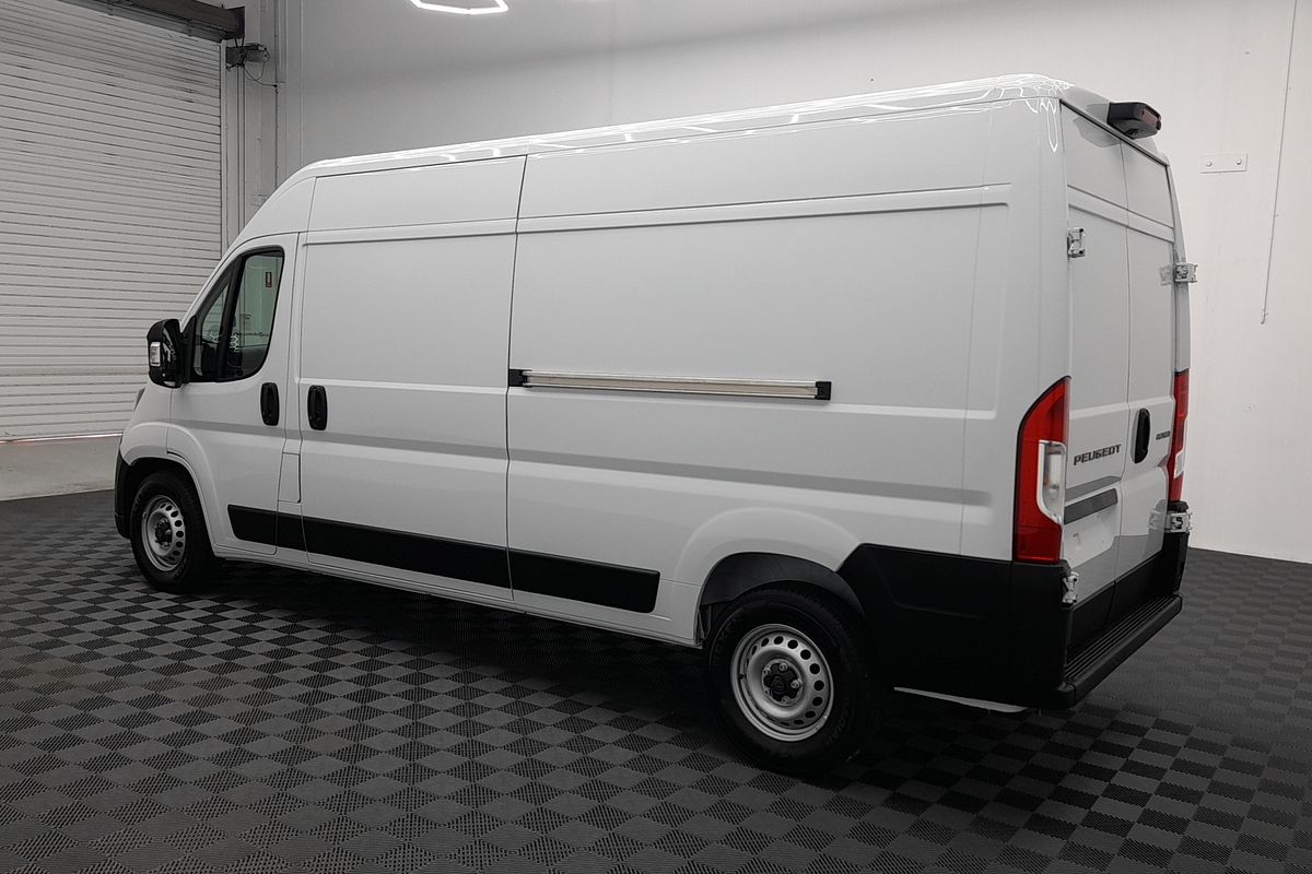 2026 Peugeot Boxer Pro X250 LWB Mid Roof