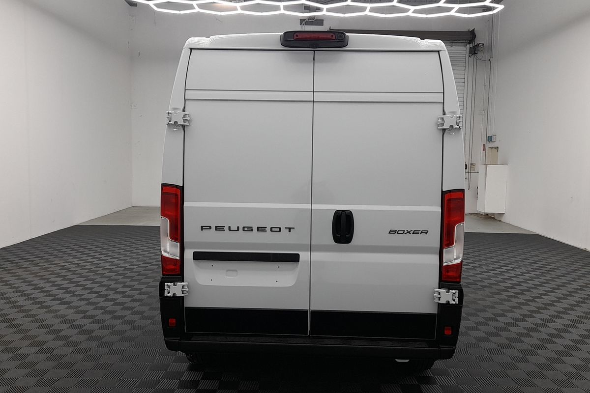 2026 Peugeot Boxer Pro X250 LWB Mid Roof