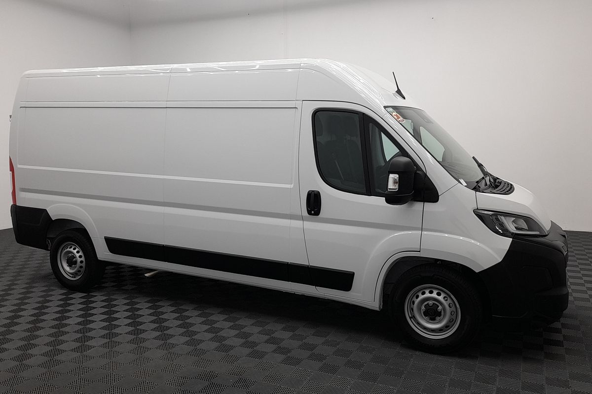2026 Peugeot Boxer Pro X250 LWB Mid Roof