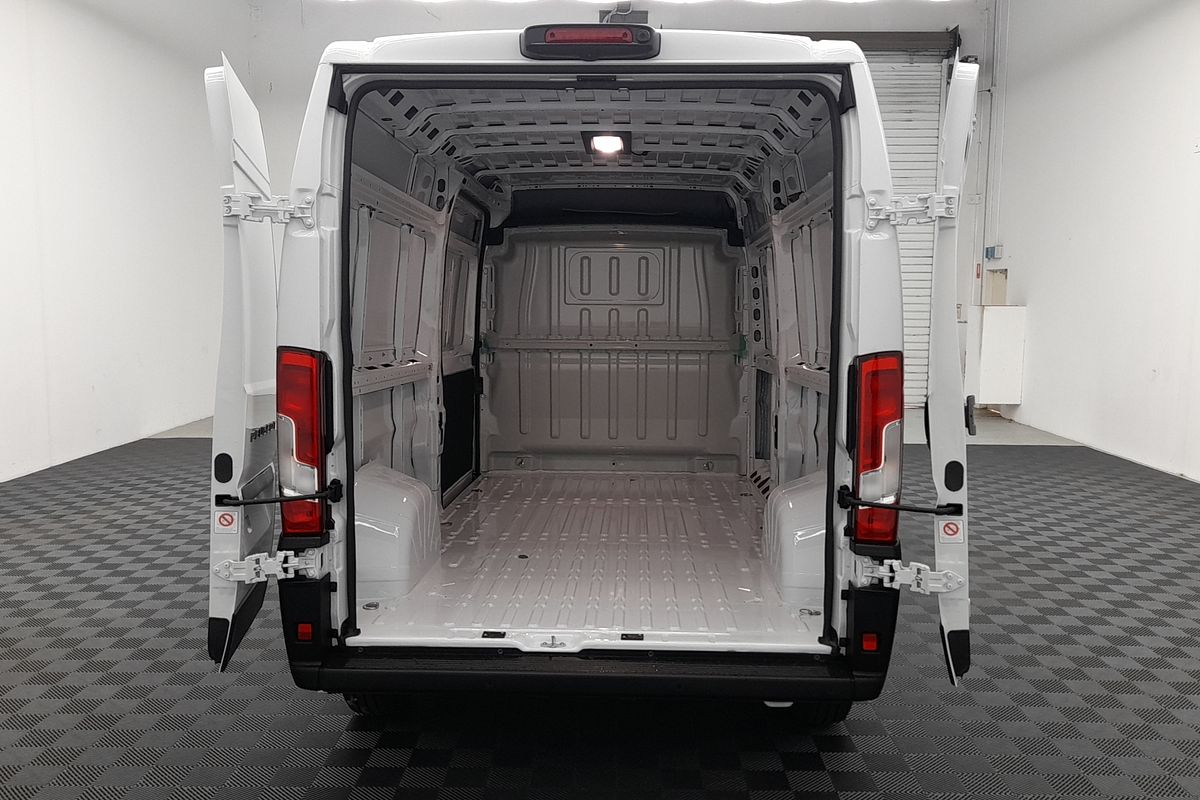 2026 Peugeot Boxer Pro X250 LWB Mid Roof