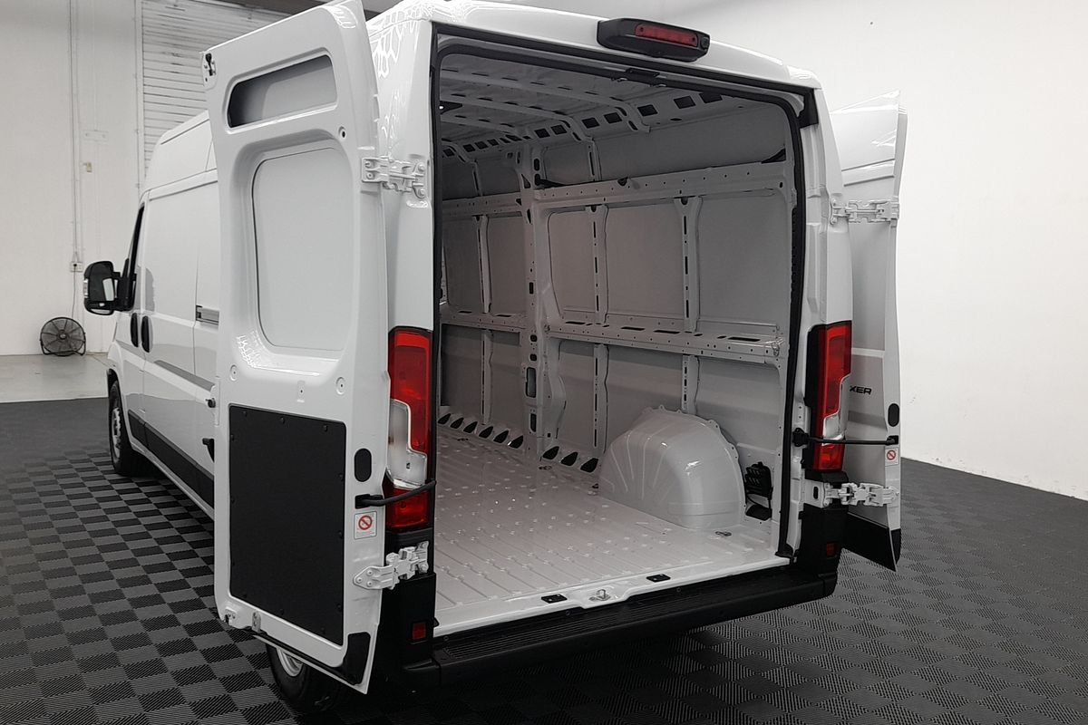 2026 Peugeot Boxer Pro X250 LWB Mid Roof