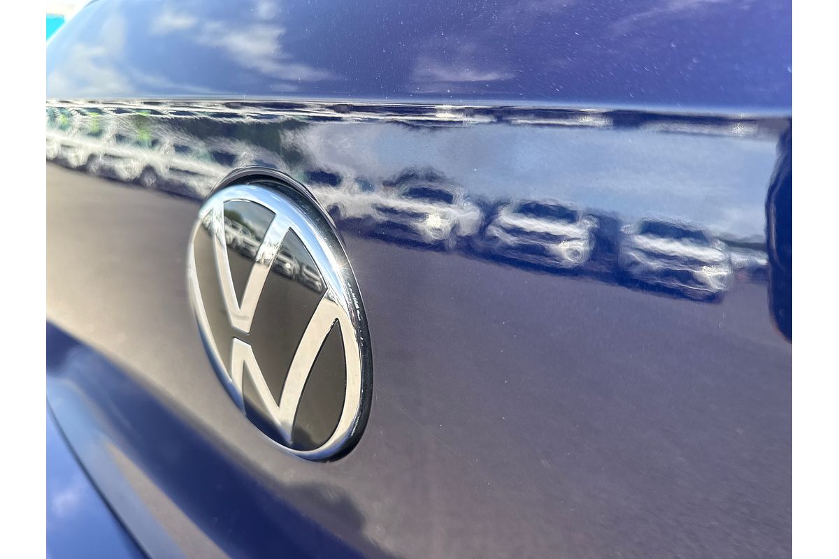 2022 Volkswagen Golf 110TSI R-Line 8