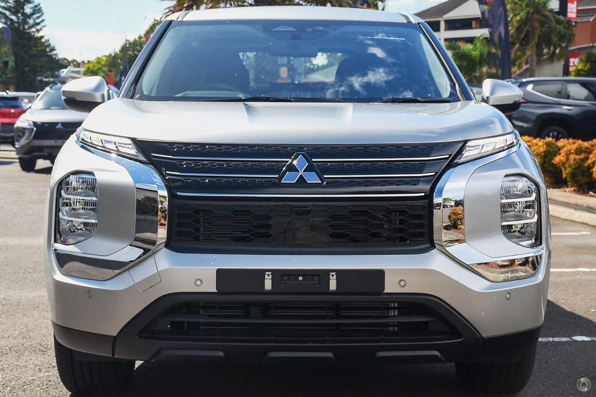 2025 Mitsubishi Outlander ES ZM