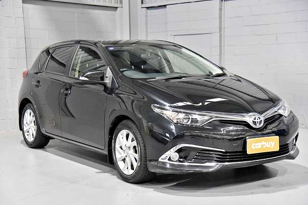 2017 Toyota Corolla Ascent Sport ZRE182R