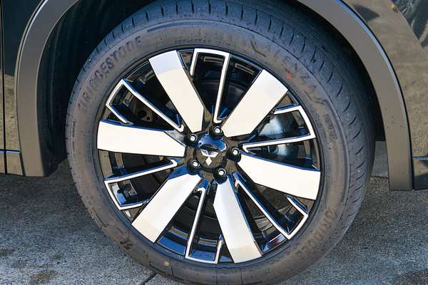 2025 Mitsubishi Outlander Exceed ZM thumb-3