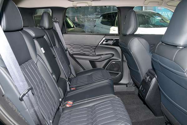 2025 Mitsubishi Outlander Exceed ZM thumb-8