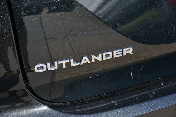 2025 Mitsubishi Outlander Exceed ZM thumb-19