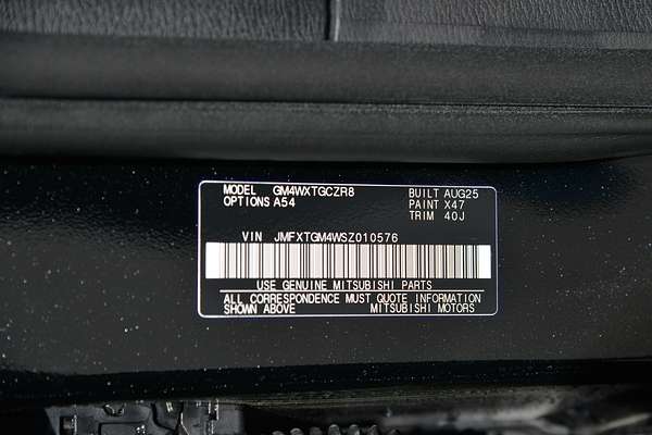 2025 Mitsubishi Outlander Exceed ZM thumb-21