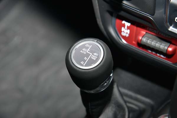 2025 Jeep Wrangler Rubicon JL thumb-14