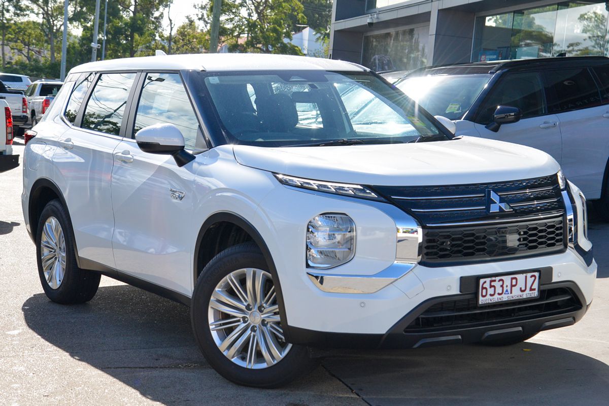 2024 Mitsubishi Outlander PHEV ES ZM