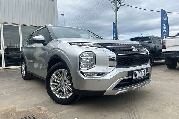 2023 Mitsubishi Outlander LS ZM