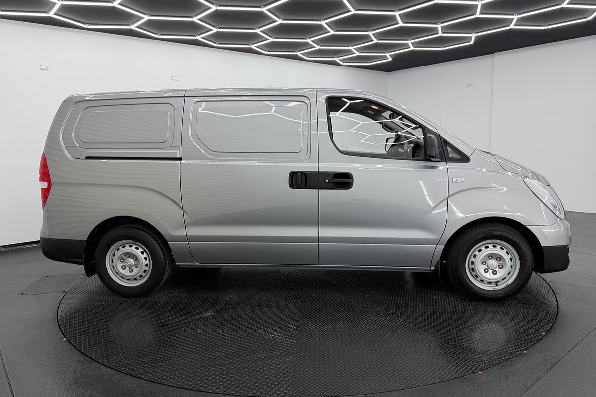 2017 Hyundai iLoad TQ3-V Series II