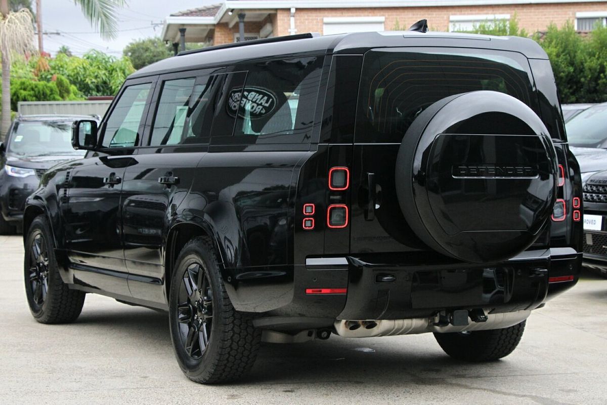 2025 Land Rover Defender 130 D350 X-Dynamic SE L663