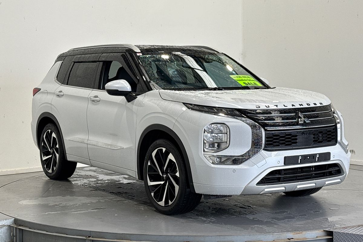 2023 Mitsubishi Outlander Exceed Tourer ZM