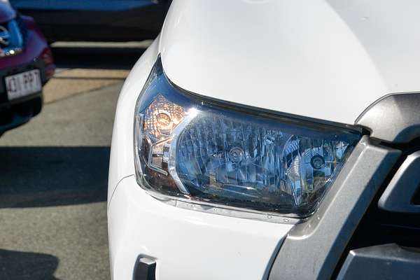 2022 Toyota Hilux SR GUN126R 4X4 thumb-1