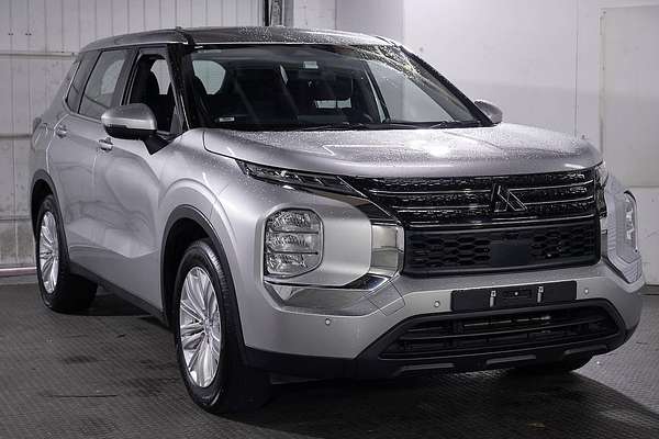 2024 Mitsubishi Outlander ES ZM
