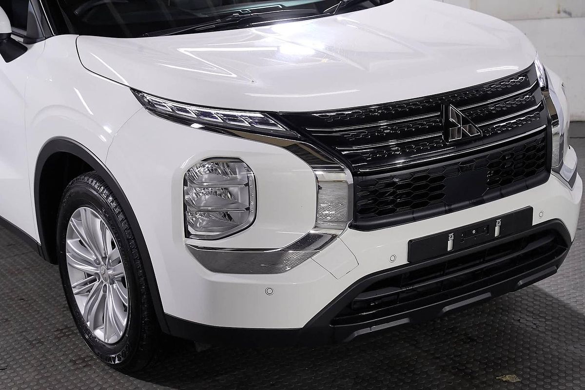 2024 Mitsubishi Outlander ES ZM