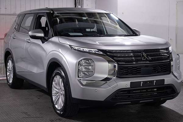 2024 Mitsubishi Outlander ES ZM