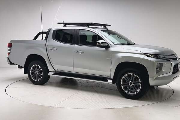 2020 Mitsubishi Triton GLX MR 4X4 thumb-3