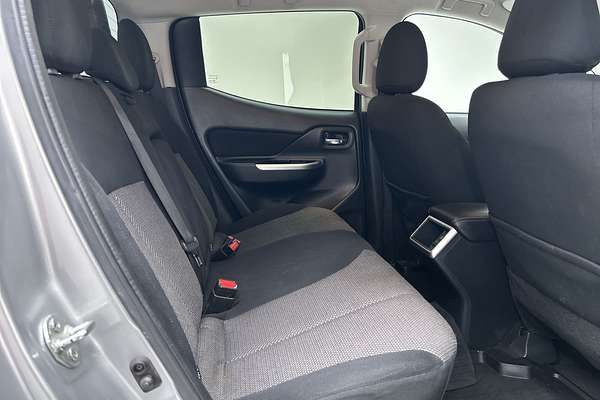 2020 Mitsubishi Triton GLX MR 4X4 thumb-11