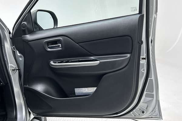 2020 Mitsubishi Triton GLX MR 4X4 thumb-18