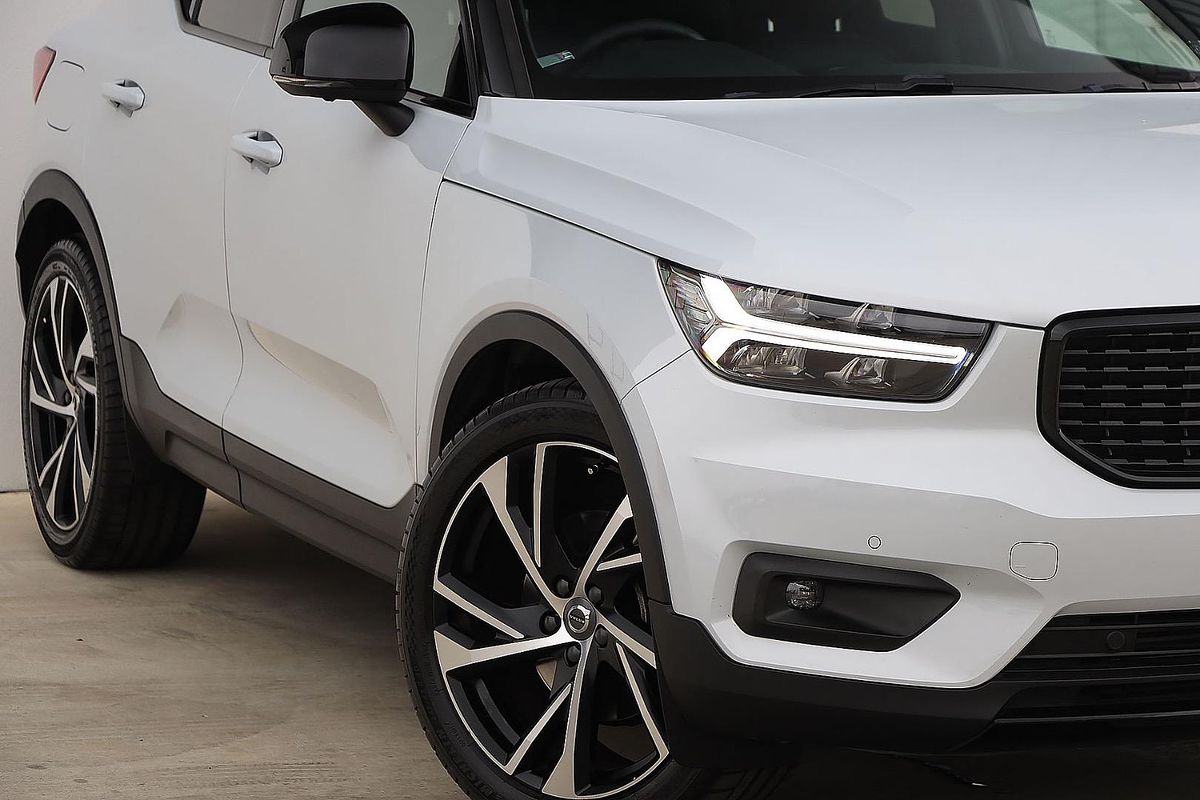 2021 Volvo XC40 T5 R-Design