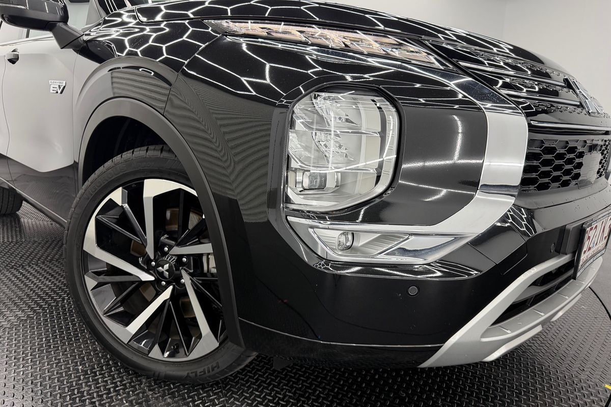 2023 Mitsubishi Outlander PHEV Exceed ZM