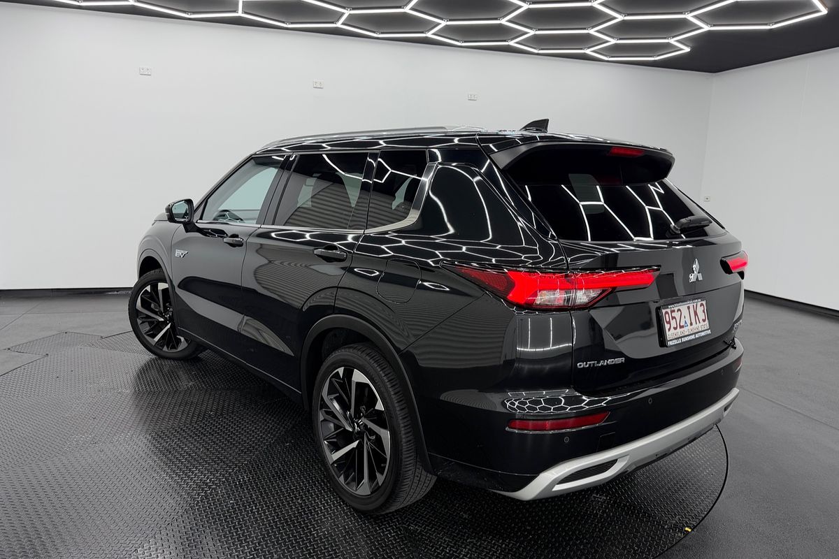 2023 Mitsubishi Outlander PHEV Exceed ZM