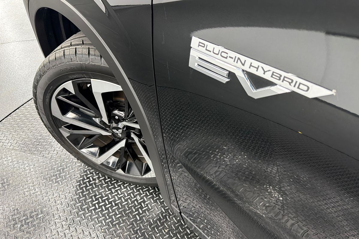 2023 Mitsubishi Outlander PHEV Exceed ZM