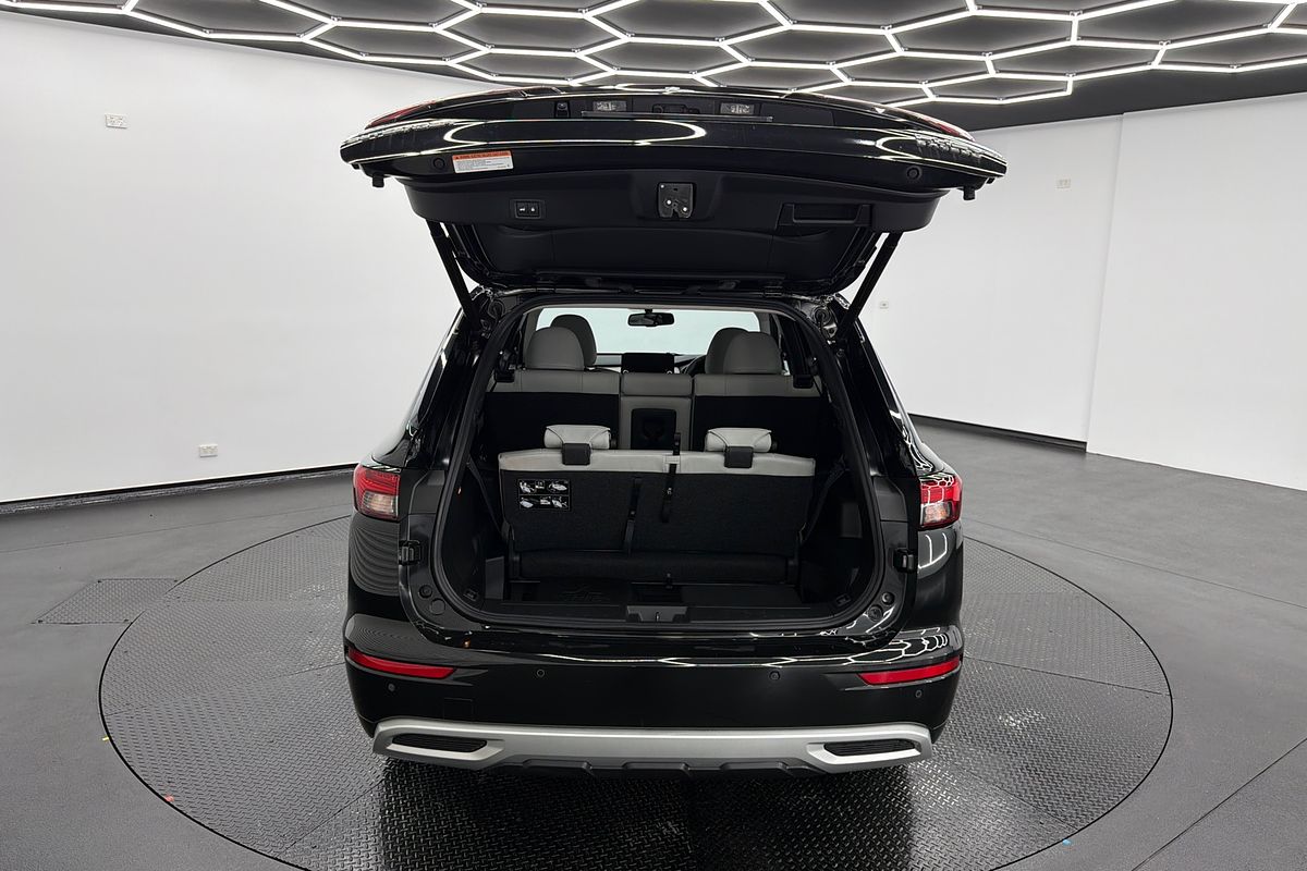 2023 Mitsubishi Outlander PHEV Exceed ZM