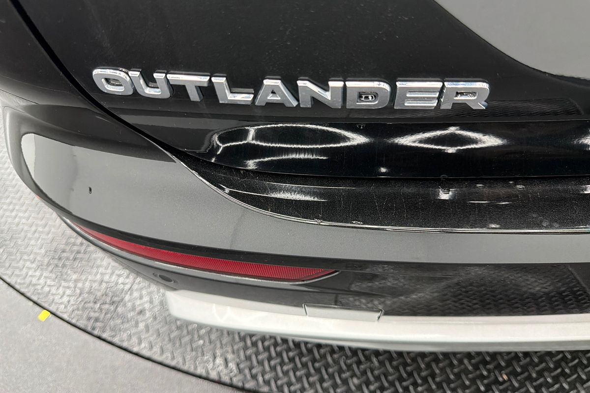 2023 Mitsubishi Outlander PHEV Exceed ZM