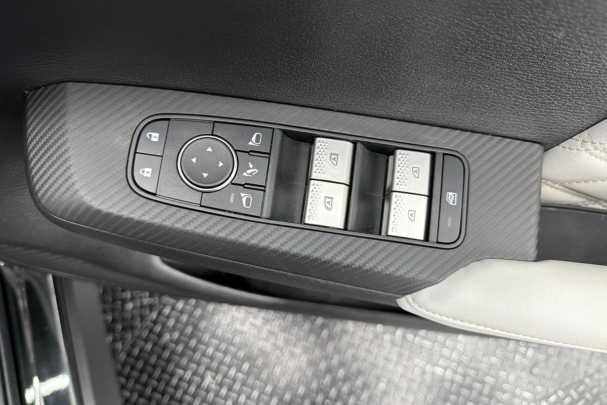 2023 Mitsubishi Outlander PHEV Exceed ZM