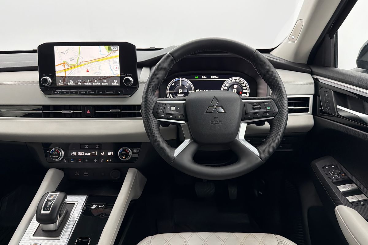 2023 Mitsubishi Outlander PHEV Exceed ZM