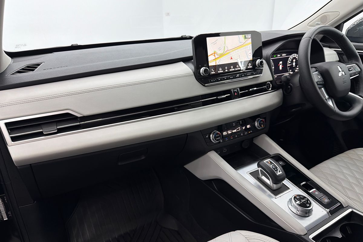 2023 Mitsubishi Outlander PHEV Exceed ZM