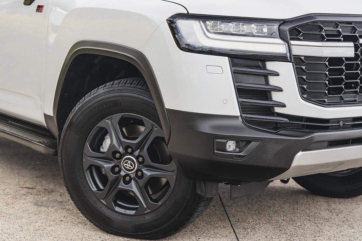 2024 Toyota Landcruiser GR Sport FJA300R