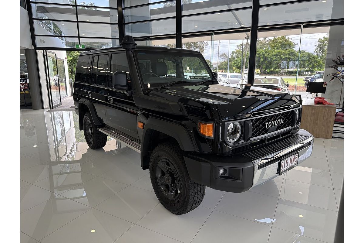 2025 Toyota Landcruiser GXL GDJL76R