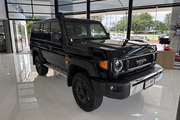 2025 Toyota Landcruiser GXL GDJL76R