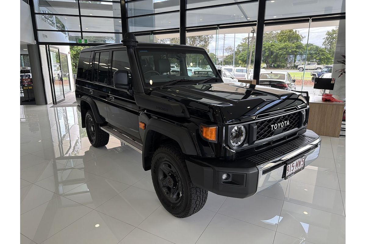 2025 Toyota Landcruiser GXL GDJL76R
