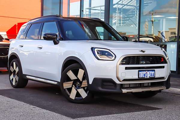 2025 MINI Countryman S Favoured U25