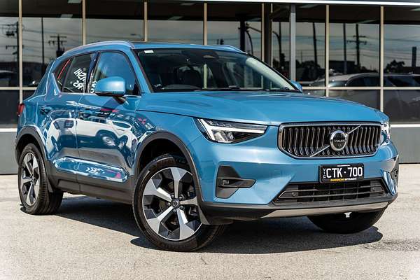 2023 Volvo XC40 Ultimate B4 Bright