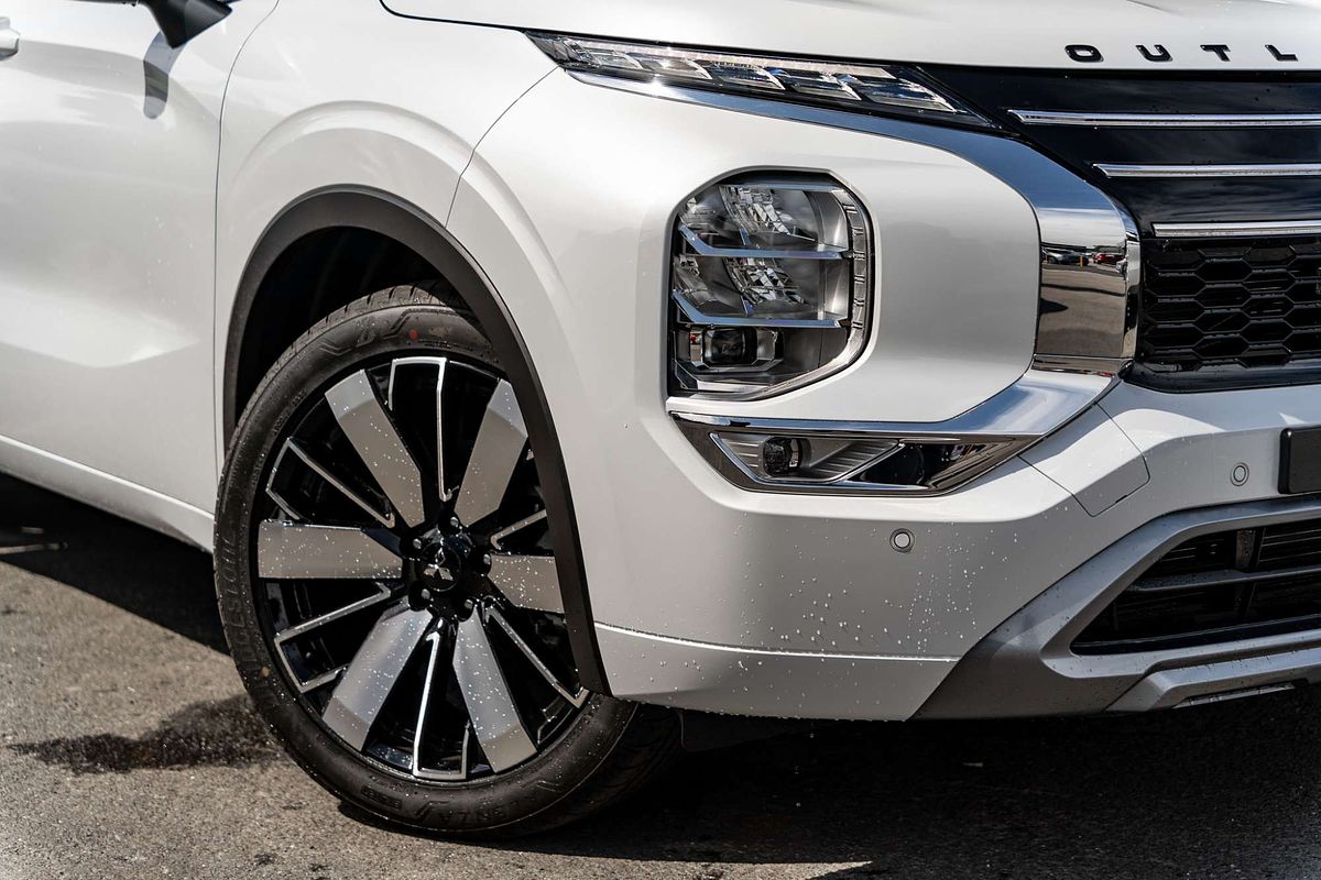 2025 Mitsubishi Outlander Exceed Tourer ZM