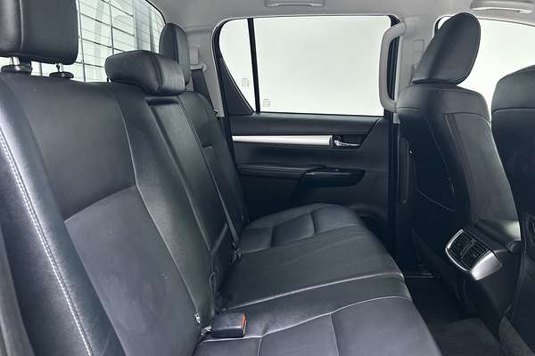 2023 Toyota Hilux SR5 GUN126R 4X4 thumb-11