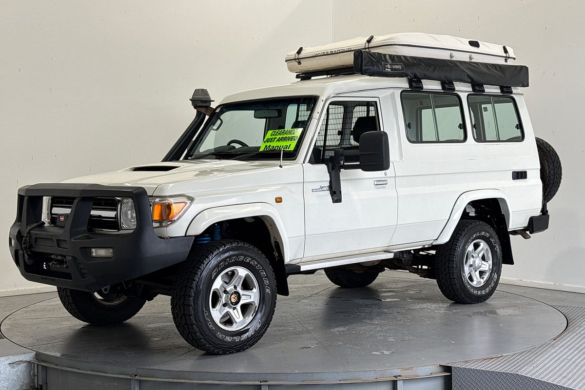 2016 Toyota Landcruiser GXL Troopcarrier VDJ78R