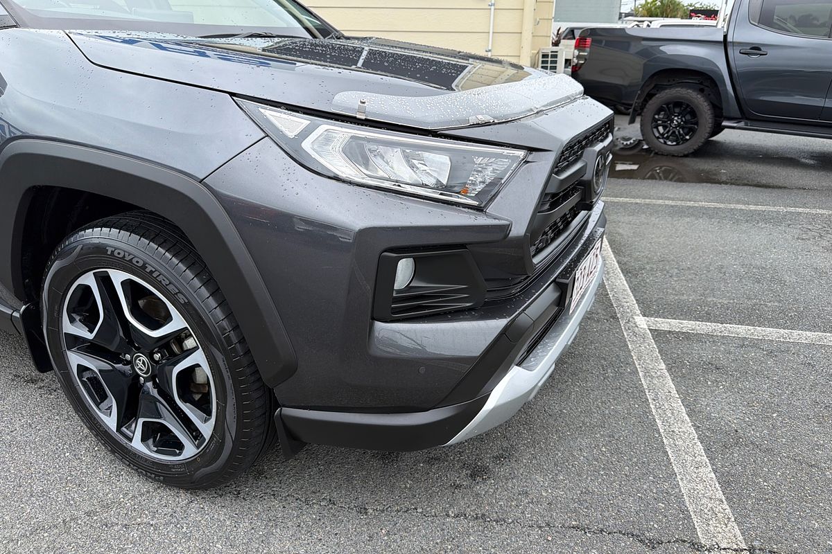 2020 Toyota RAV4 Edge AXAA54R