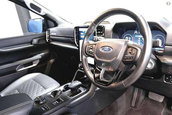 2024 Ford Everest Platinum 3.0L thumb-5