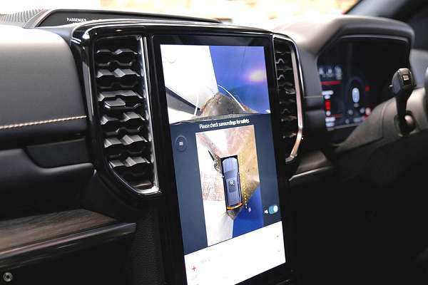 2024 Ford Everest Platinum 3.0L thumb-6